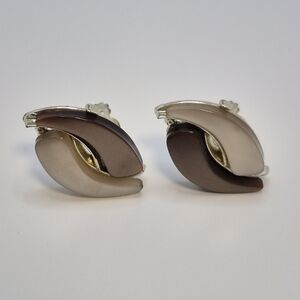 Vintage MCM Lucite Brown and Cream Minimalist Leaf Feather-like Clip-On Earrings